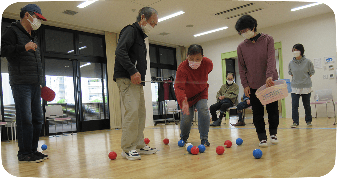 わーくくらぶ・さかえの利用者が作業をしている風景